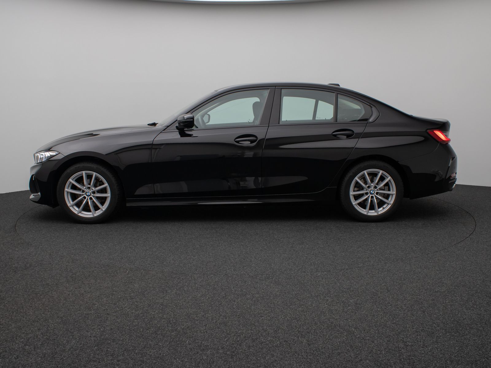 Fahrzeugabbildung BMW 318i GeschwindigReg DAB PDC Cockpit+ Widscreen