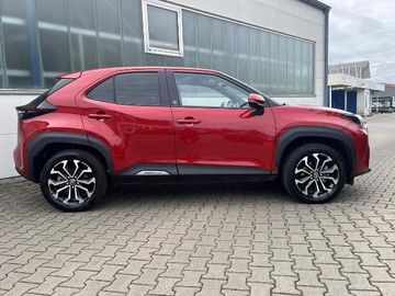Bild 3 Toyota Yaris Cross 1.5 VVT-iE Hybrid Team D AWD - Navi