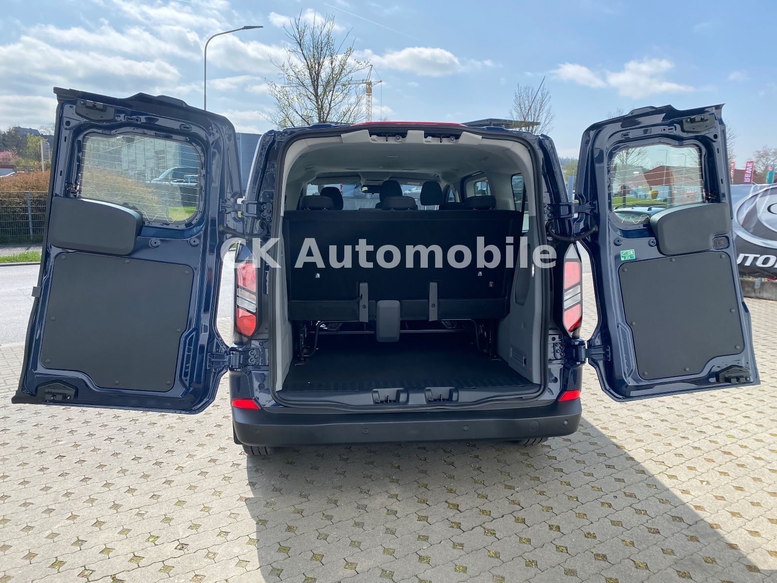 Fahrzeugabbildung Ford Transit Custom Kombi 2.0 Trend/9Sitze/Kamera