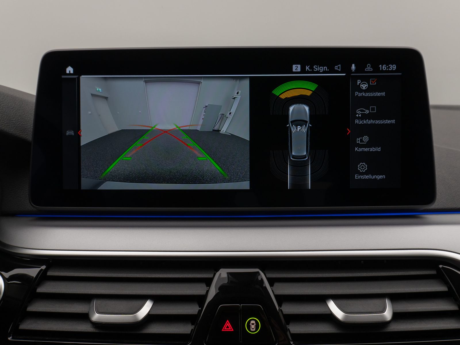Fahrzeugabbildung BMW 520d Kamera DAB CockPitPro Alarm Sport Leder LED