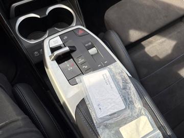 2026 BMW IX1 — миниатюра 16