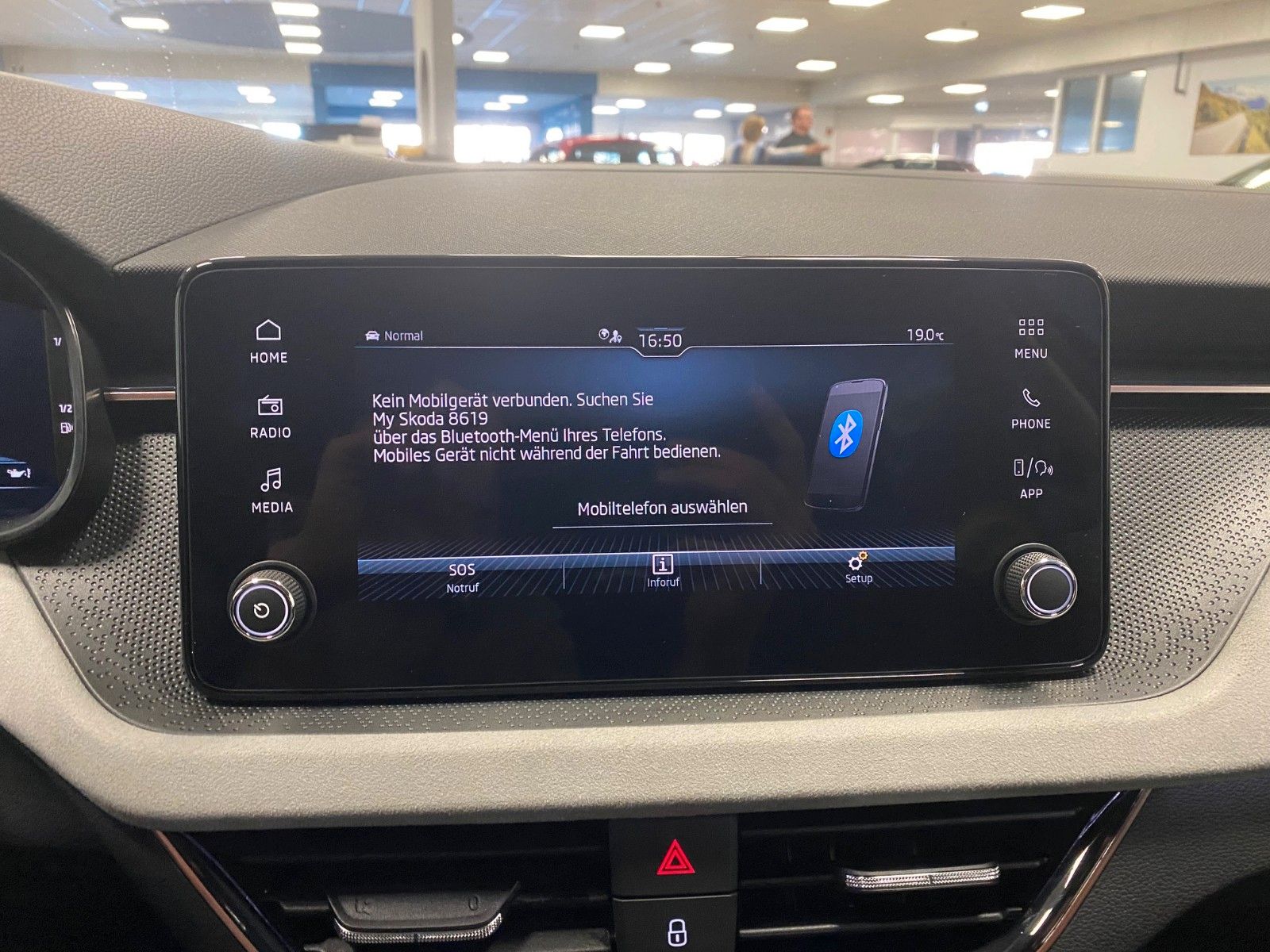 Fahrzeugabbildung SKODA Kamiq 1.0 TSI 85kW DSG Selection ACC+elek.Heck