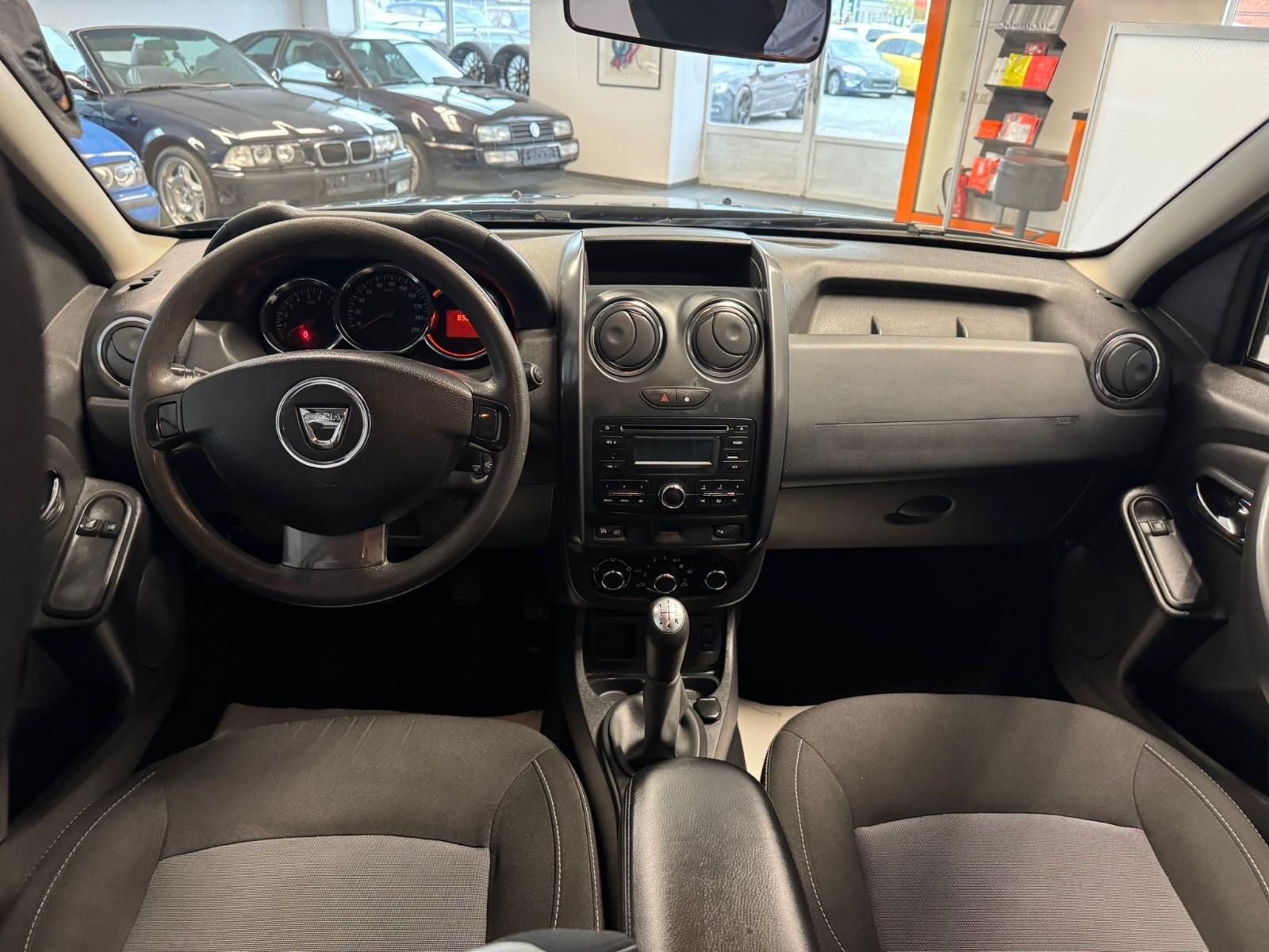 Dacia Duster 1.6 Laureate 4x2 TüV-Inspektion NEU