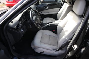 Mercedes E 200 - 11
