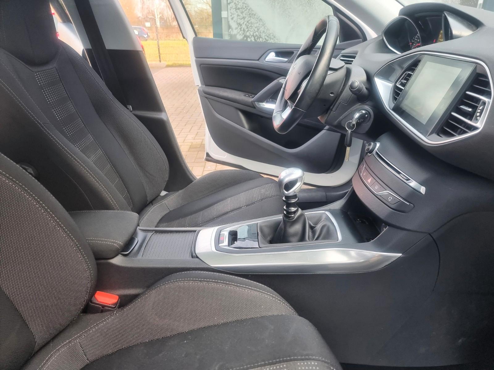 Peugeot 308 SW Allure NAVI KAMERA TEMP SITZH LED PDC ALU