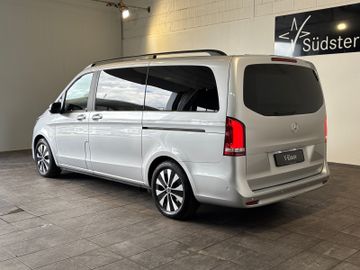 Mercedes V 220 - 3