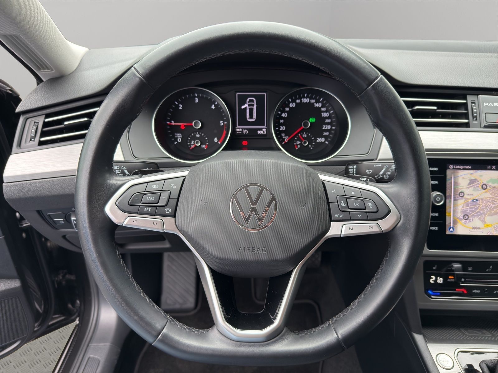 Volkswagen Passat Variant - Bild 10