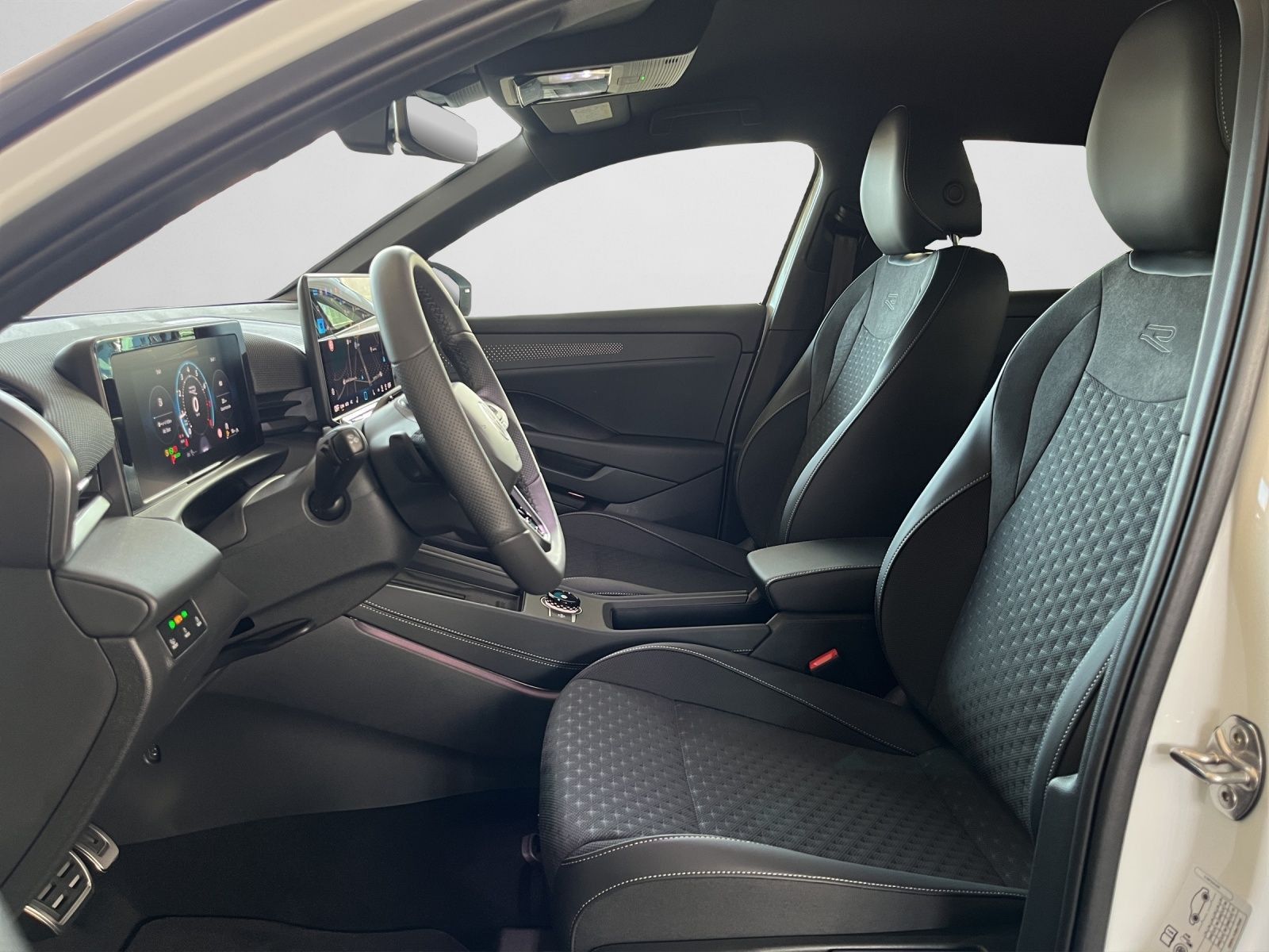Volkswagen T-Roc - Bild 14