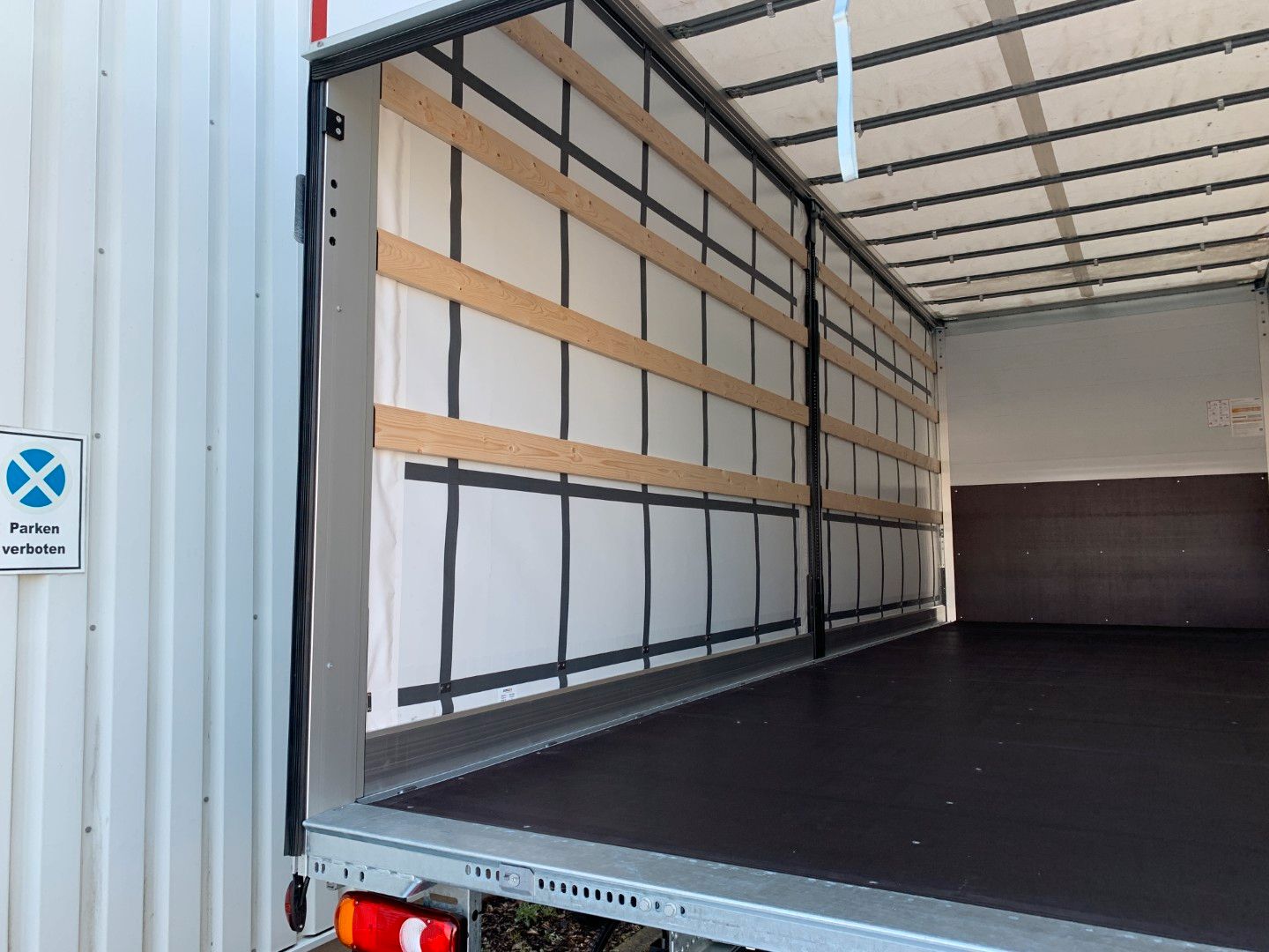 Fahrzeugabbildung DAF FA XB 290 16t Curtainsider