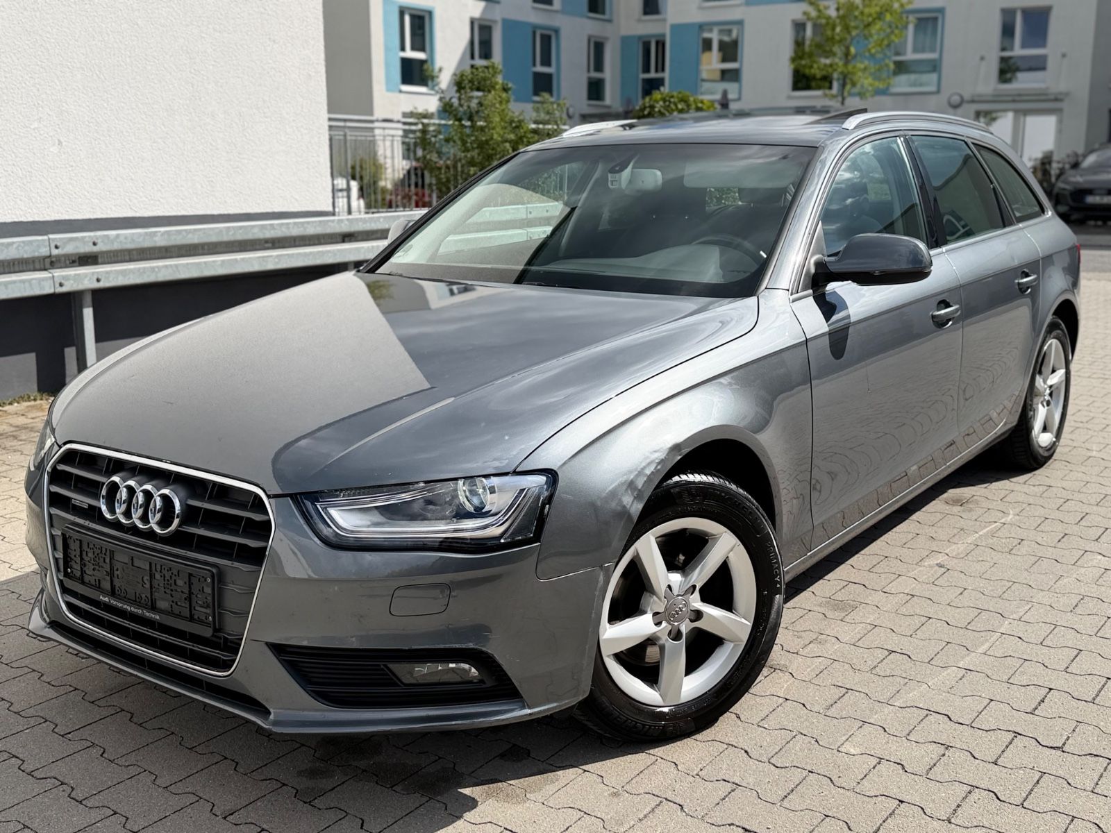 Audi Audi A4 1.8TFSI QUATTRO LED PANO NAV PDC AHK SHZ