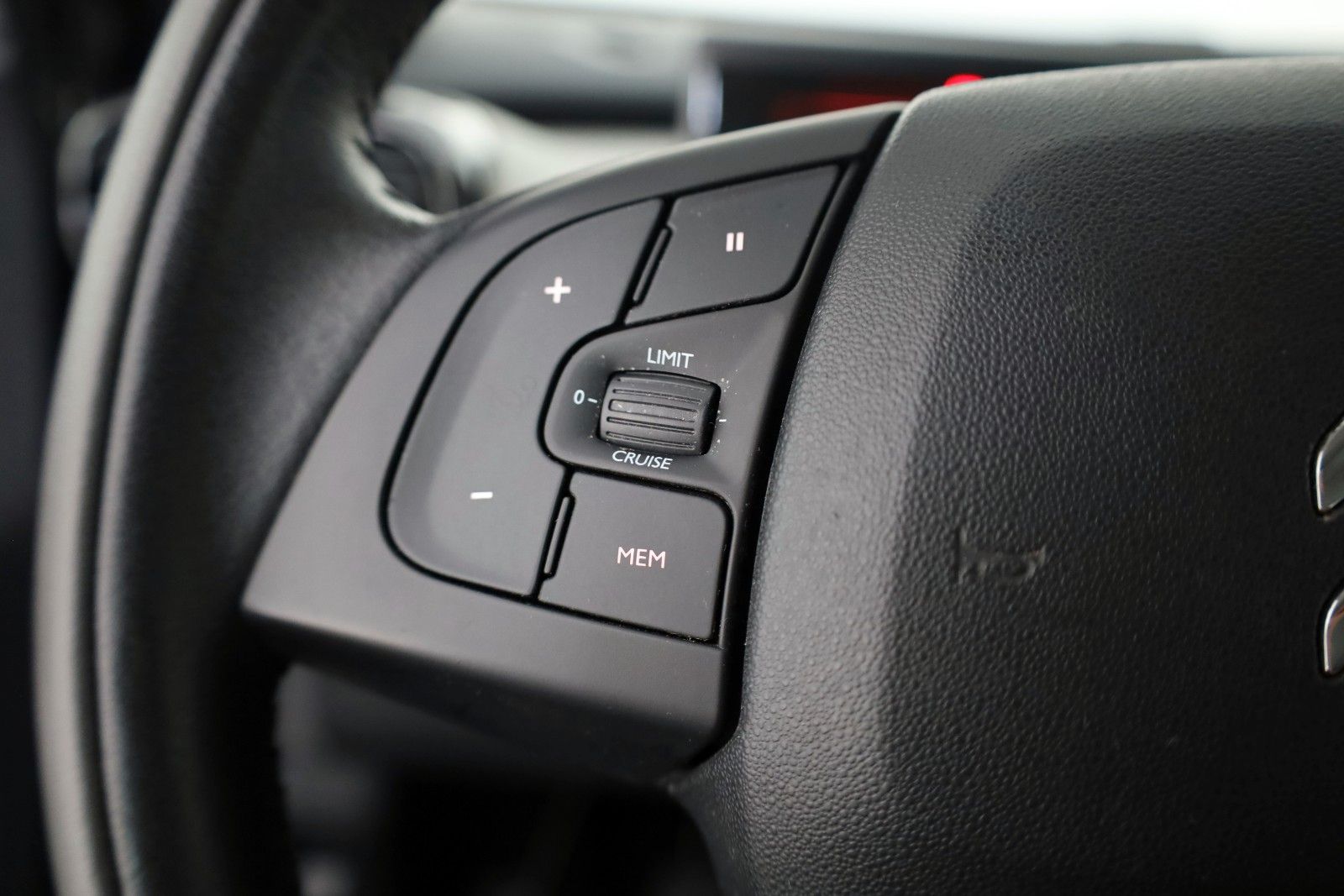 Fahrzeugabbildung Citroën C4 Cactus Selection Navi,Kamera,SH,AHK