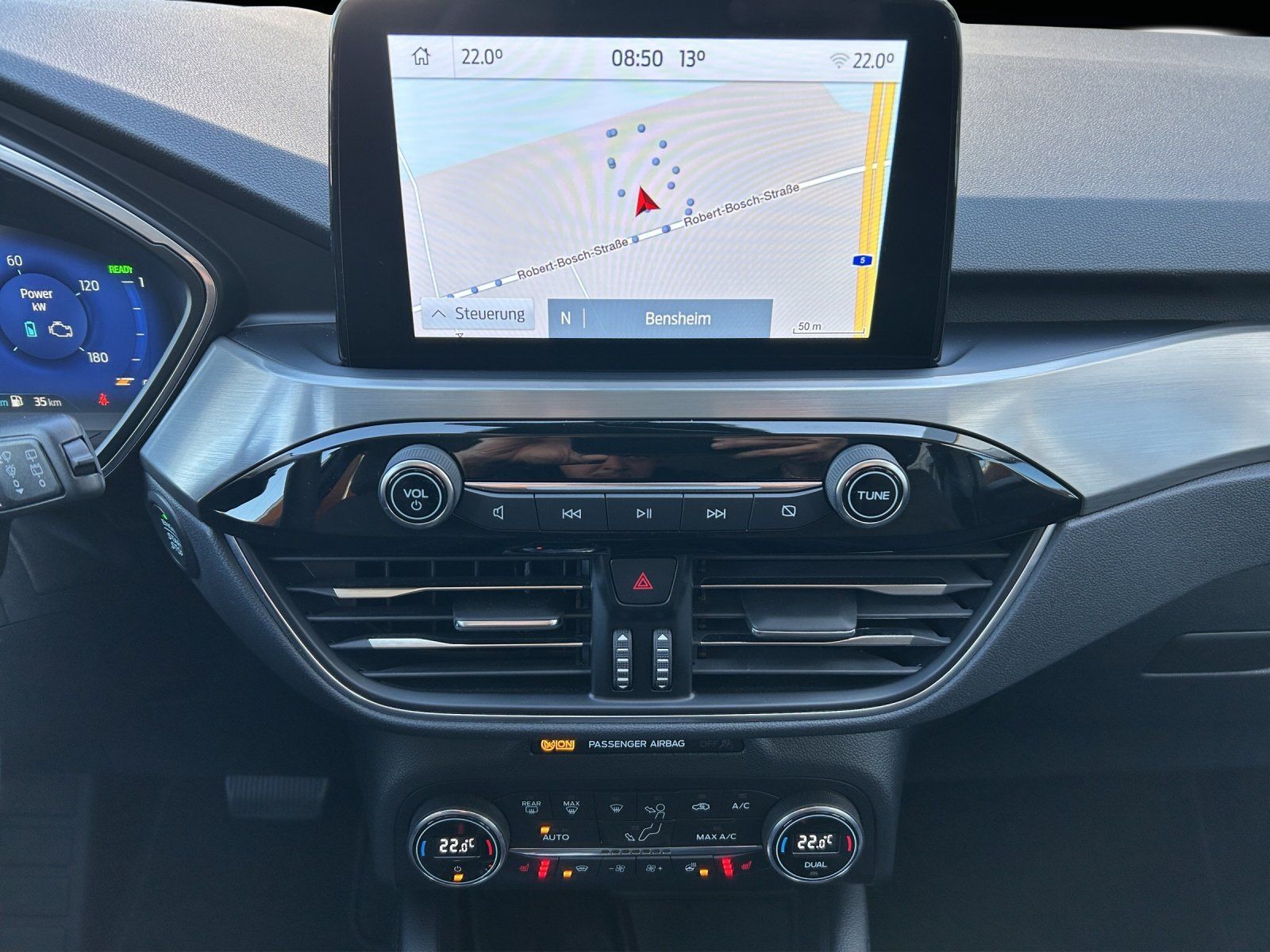 Fahrzeugabbildung Ford Kuga 2.5 PHEV Titanium Aut./KAMERA/SHZ/LHZ/NAVI/