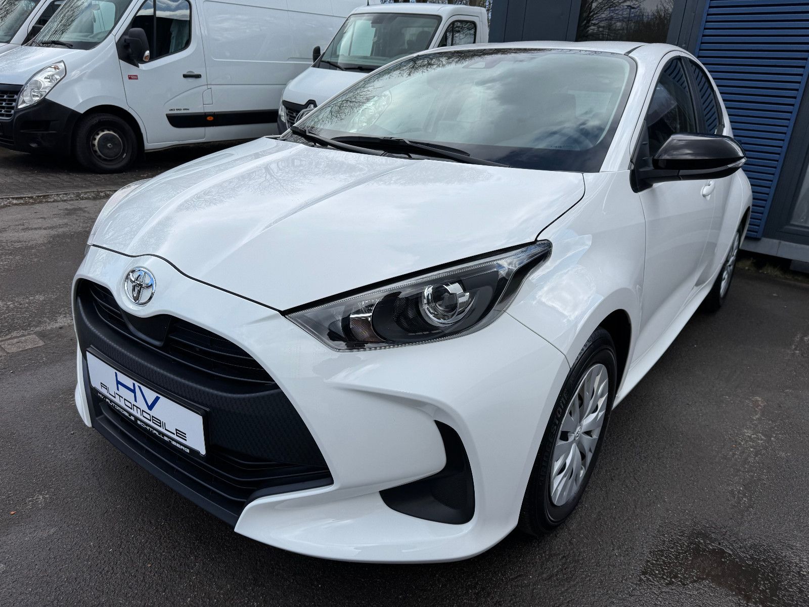 TOYOTA Yaris