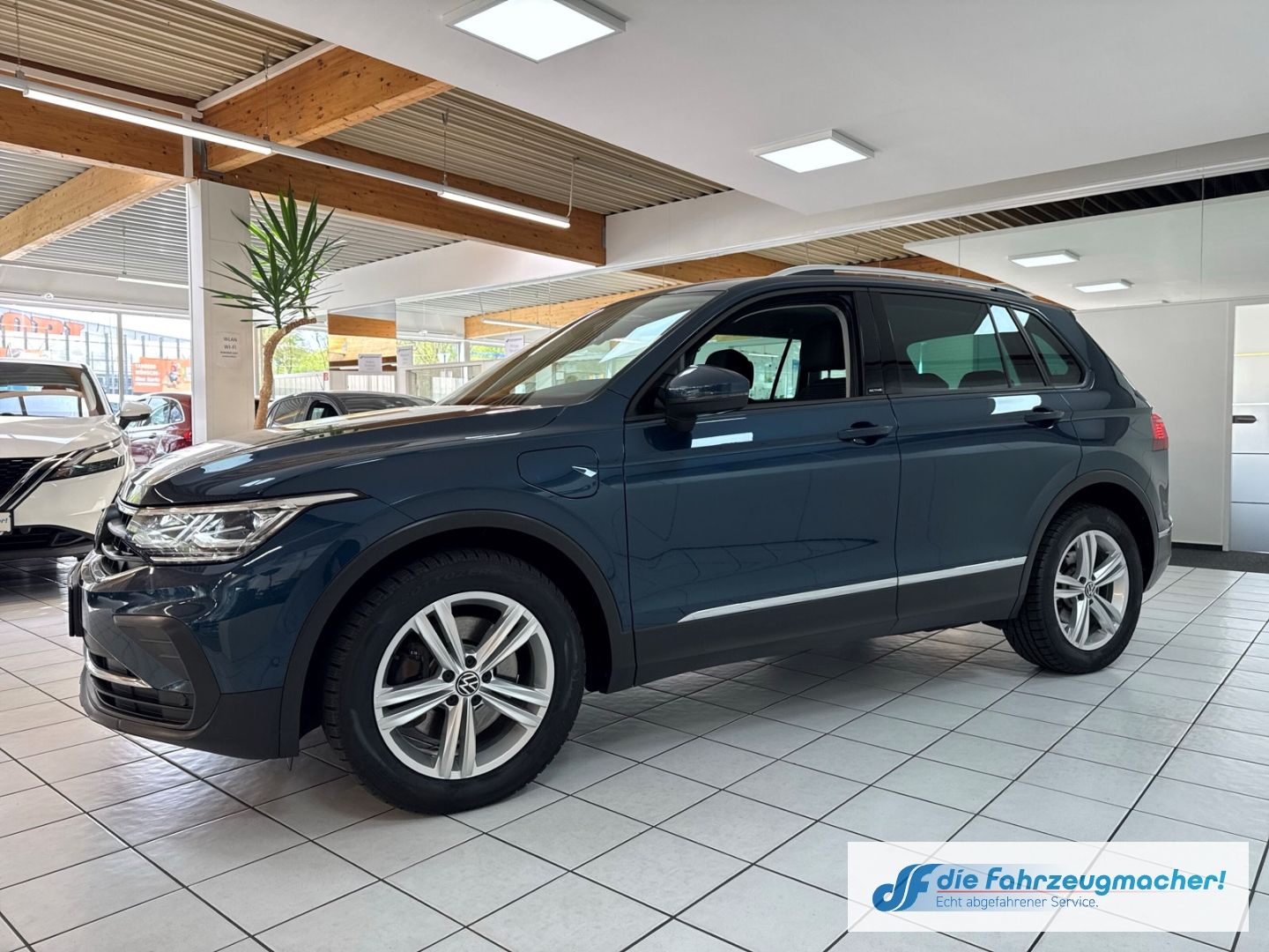 Fahrzeugabbildung Volkswagen Tiguan Active eHybrid Navi Digitales Cockpit 360