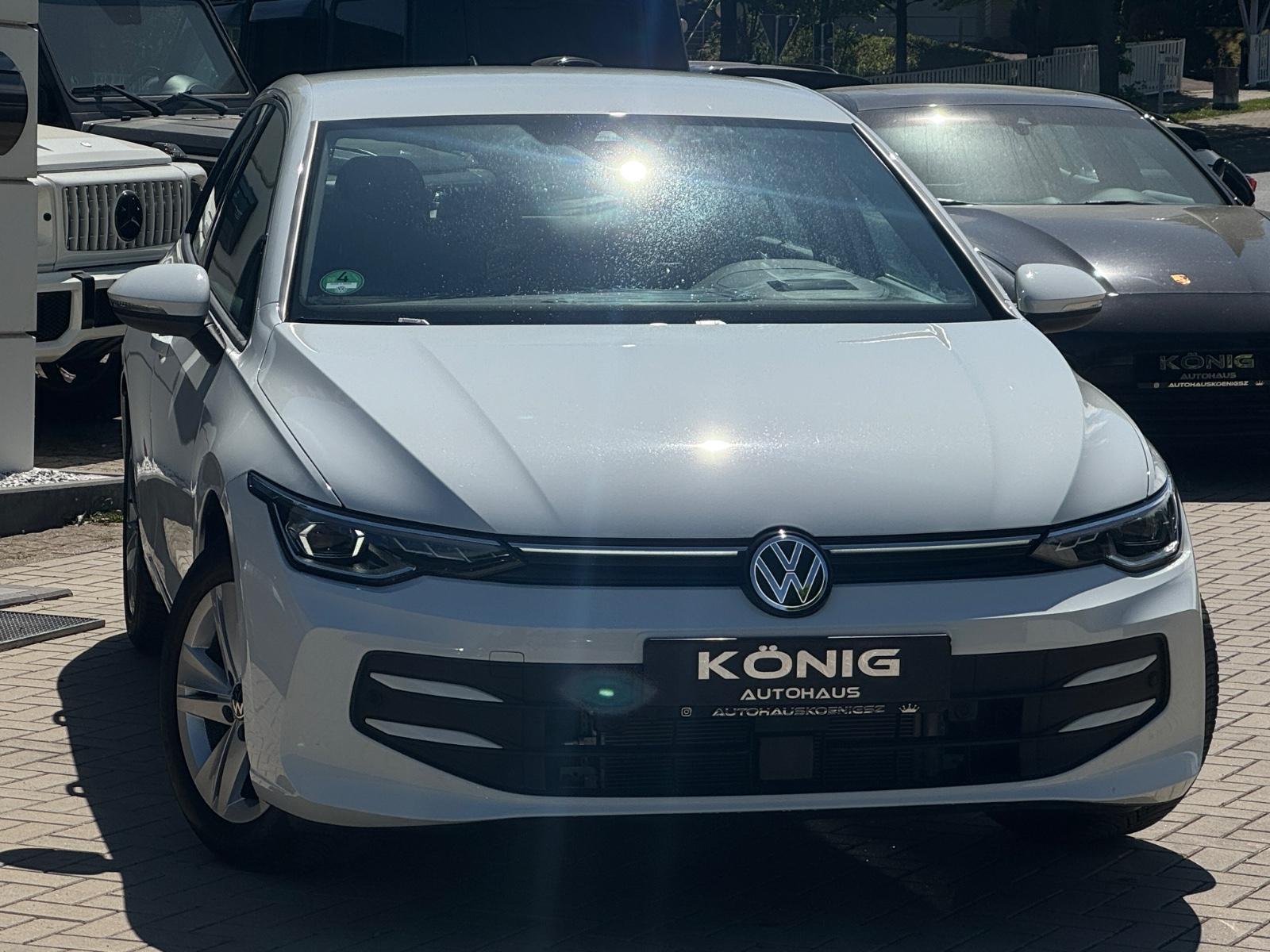 Volkswagen Golf VIII Lim. 1.5 TSI*H-UP*AHK*ASSIST*3D LED*