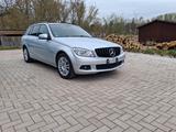 Mercedes-Benz 220 - gebrauchte Mercedes-Benz 220 aus dem Jahr 2010