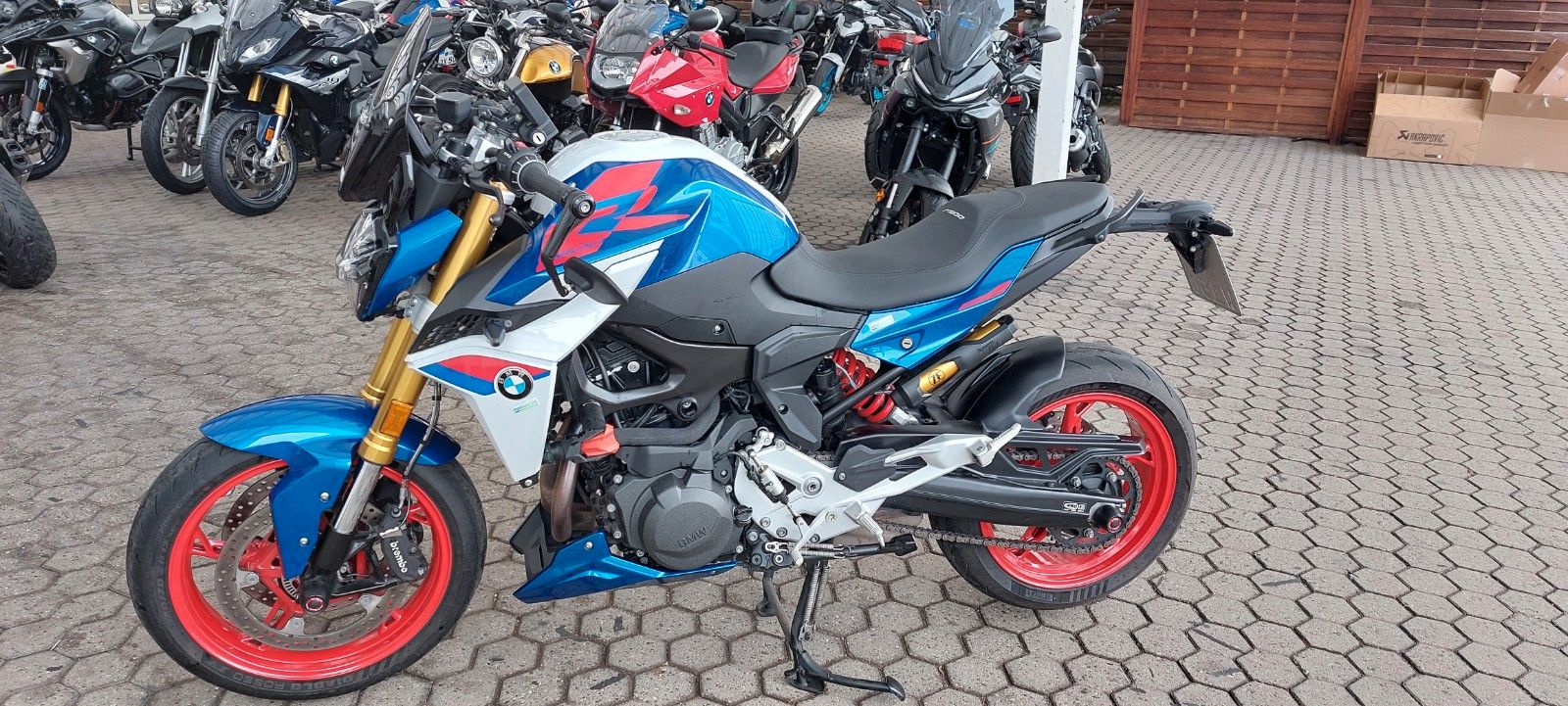 Fahrzeugabbildung BMW F 900 R Style Sport  Puig Edition   Vollausst.