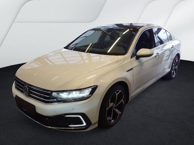 Volkswagen Passat LIM*GTE*R LIN 3X*PANO*DSG*LED*KAM*AHK*ACC