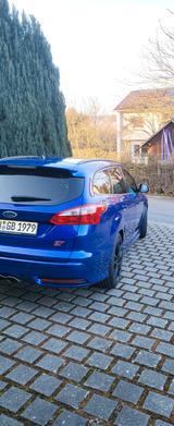 Ford Focus 2,0 EB ST Leder-Sport-Paket Turnier ST - Ford Focus aus 2013: ST