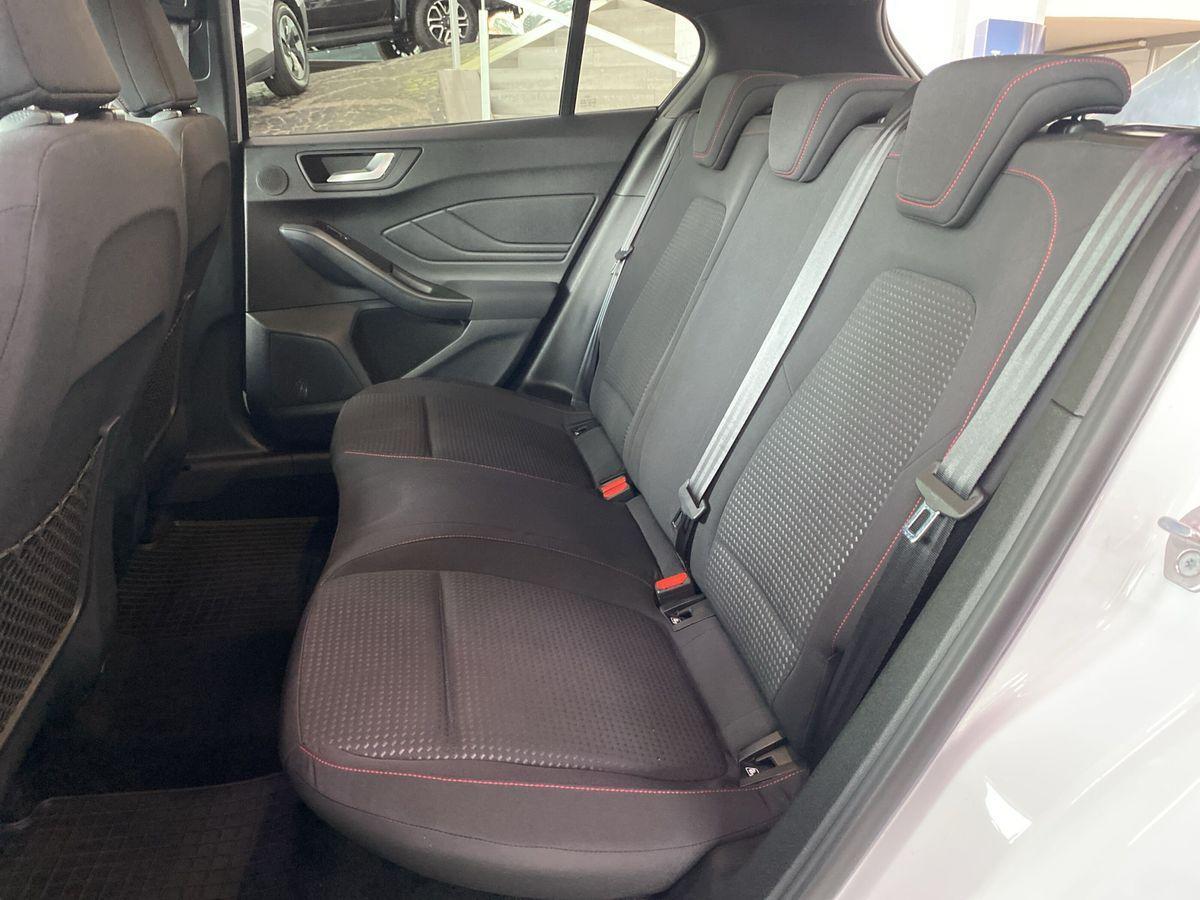 Ford Focus St-Line / Winterpaket/LED/Navi/PDC/CarPlay