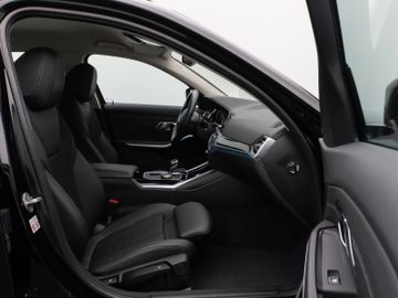 Fahrzeugabbildung BMW 330e xD Sport Line 360°DAB Stop&Go LED Alarm AHK