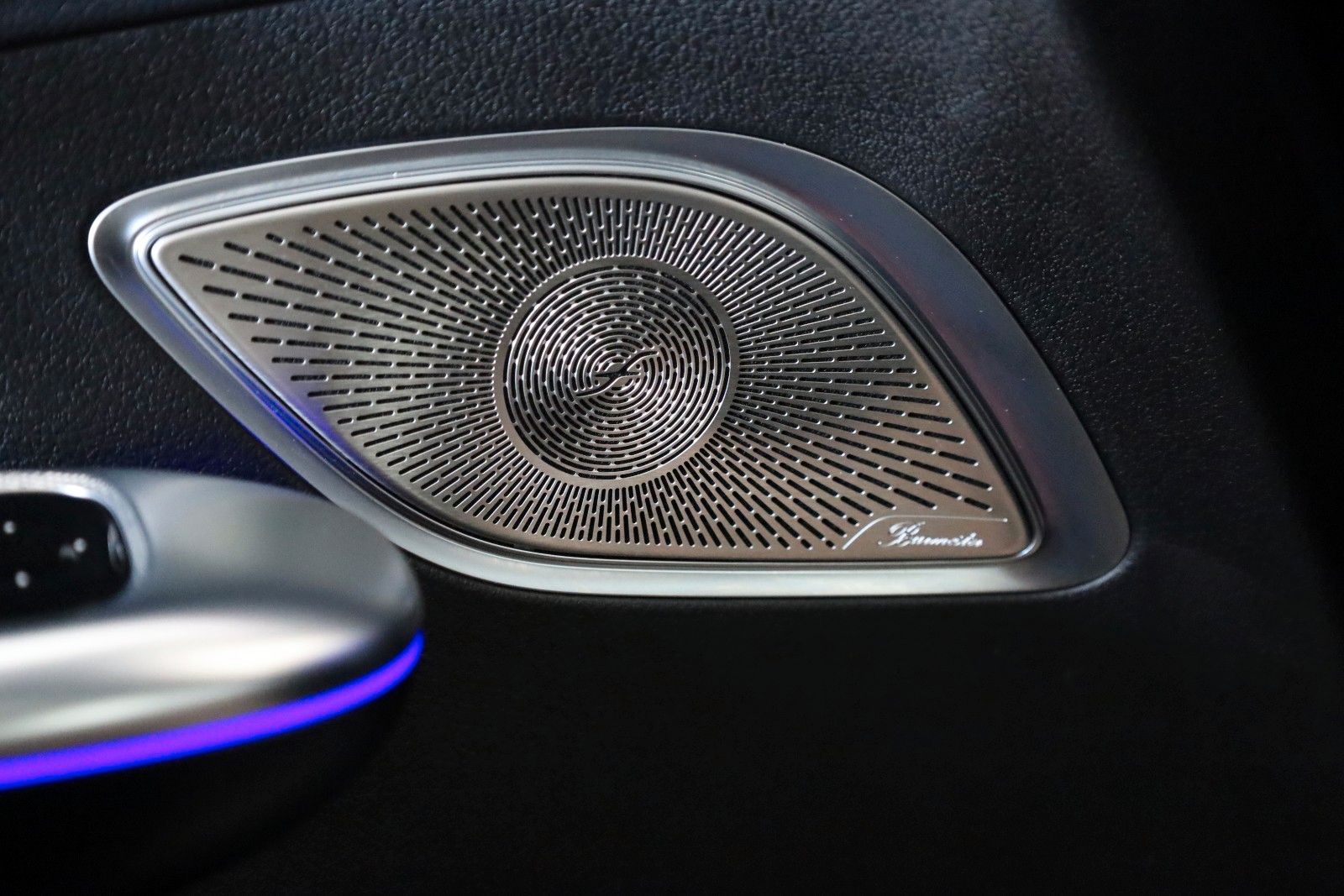 Fahrzeugabbildung Mercedes-Benz EQE 500 SUV 4M AMG Panorama,HUD,Wärmepumpe,360°K
