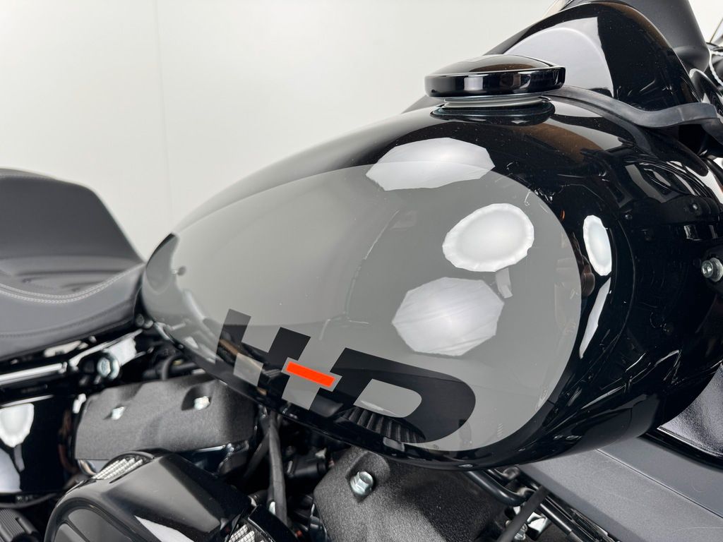 Fahrzeugabbildung Harley-Davidson SOFTAIL FAT BOB 114CI *NEUWERTIG *WENIG KM