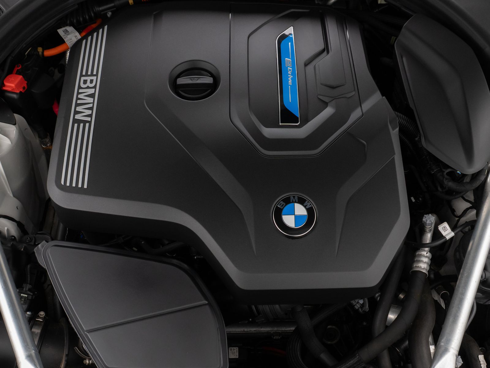 Fahrzeugabbildung BMW 520e Glasdach Kamera DAB H/K DispKey Sport Alarm
