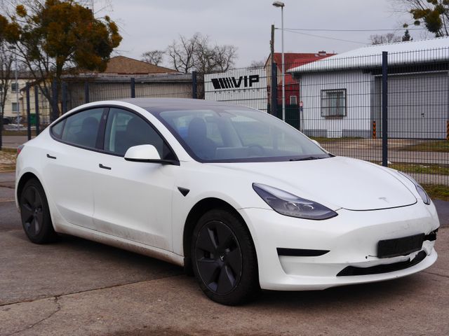 Tesla Model 3 Standard Range Plus RWD