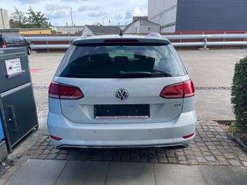 Volkswagen Golf - 6