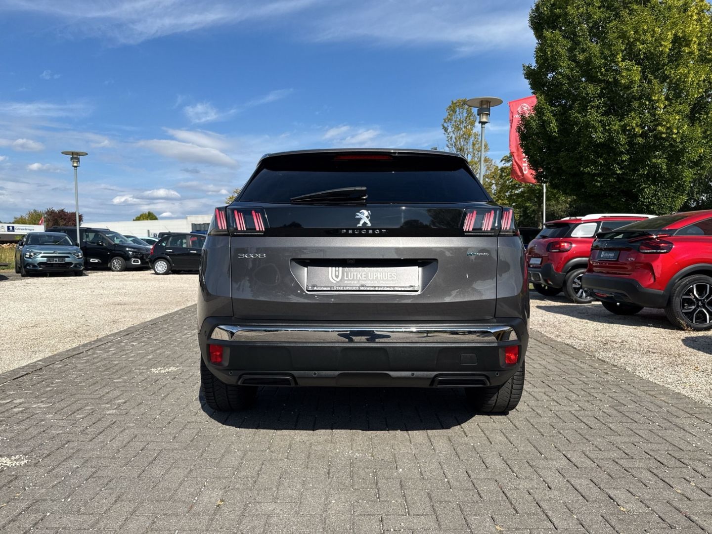 Fahrzeugabbildung Peugeot 3008 Allure Plug-In Hybrid 225 e-EAT8 Navi SHZ