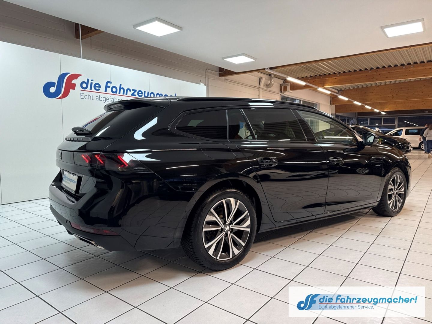 Fahrzeugabbildung Peugeot 508 SW Allure Pack Navi 360 Kamera ACC 2-Zonen-K