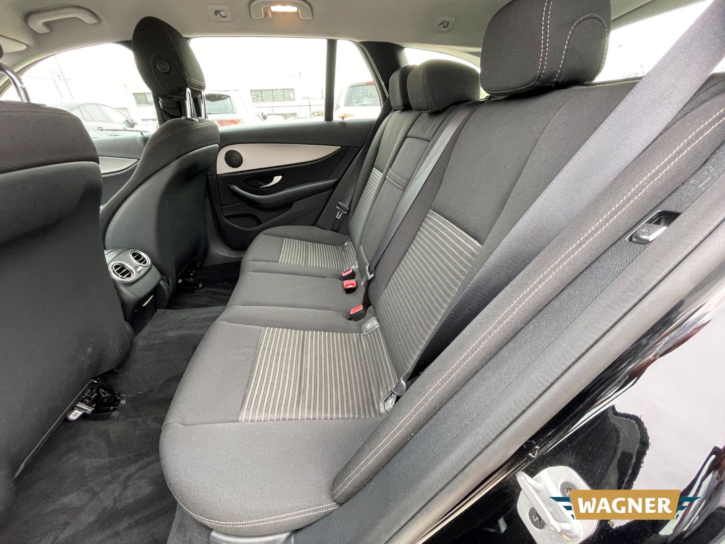 Fahrzeugabbildung Mercedes-Benz E 220 T LED-Scheinwerfer Elektr. Sitze Sitzheizu