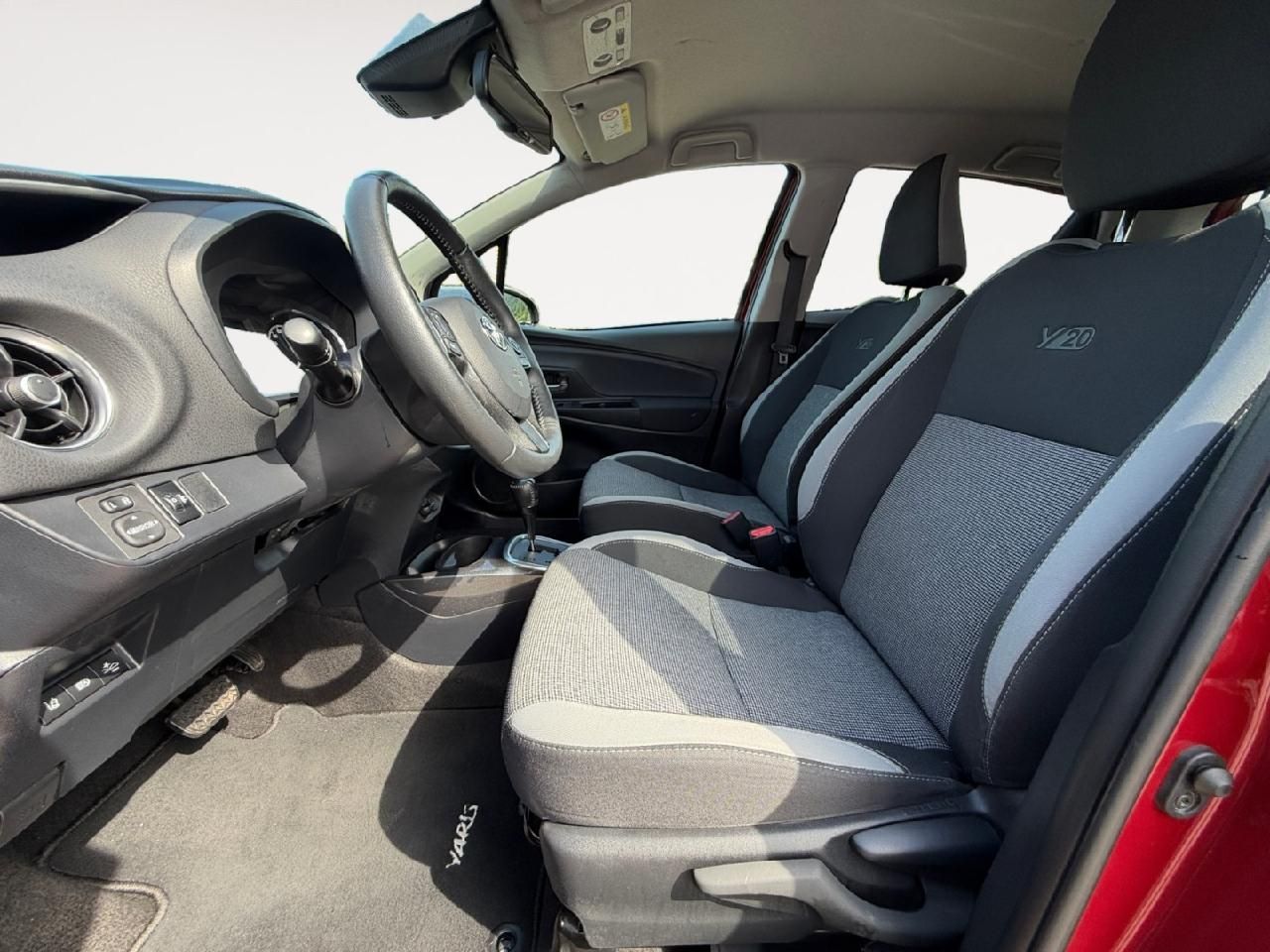 Fahrzeugabbildung Toyota Yaris Hybrid Y20 Club