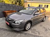 Hyundai i30 CW blue 1.6 Classic - Hyundai i30 aus 2011: I30cw