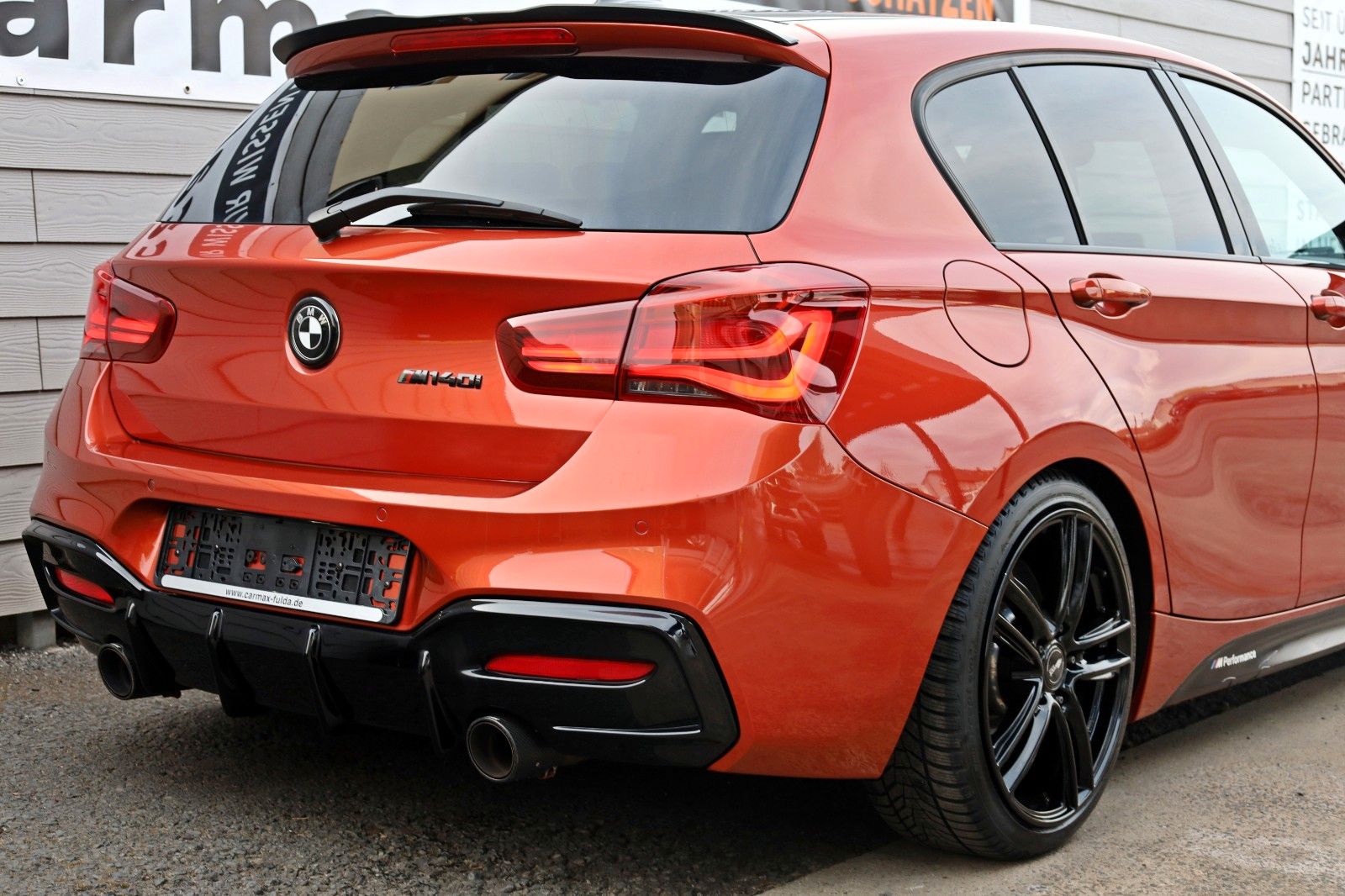 Fahrzeugabbildung BMW M140i Special Edition,Akrapovic,Leder,8fach 18"