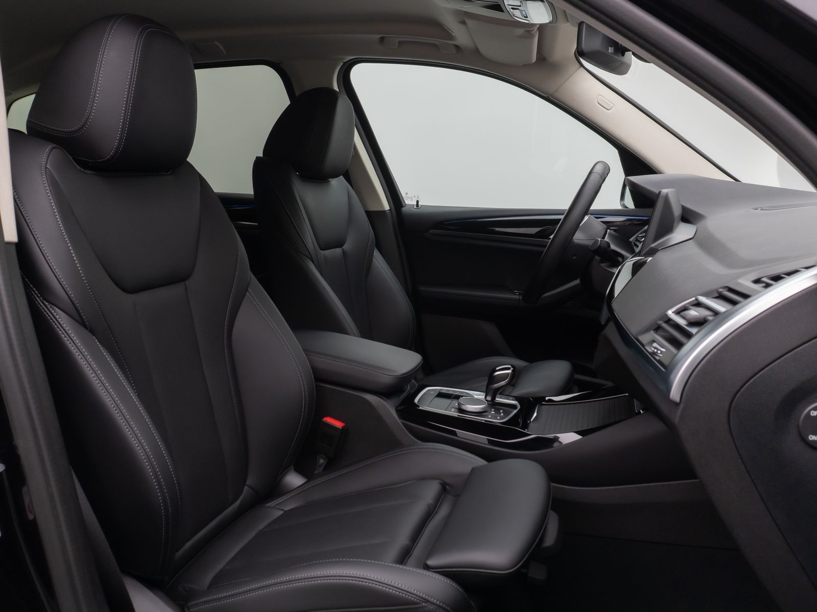 Fahrzeugabbildung BMW X3 xD30e Kamera DAB HiFi Komfort MSport 19Zoll