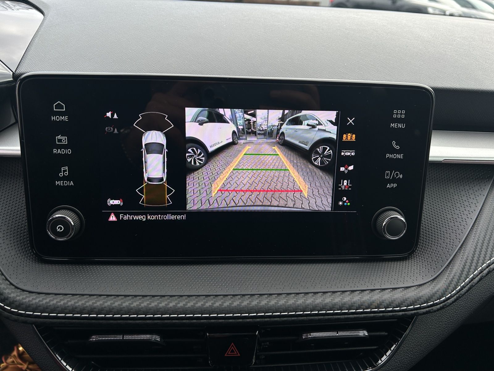 Fahrzeugabbildung SKODA Fabia 130 TSI DSG LED ACC RFK SPORTSITZE