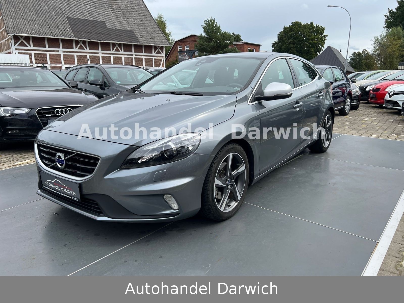 VOLVO V40