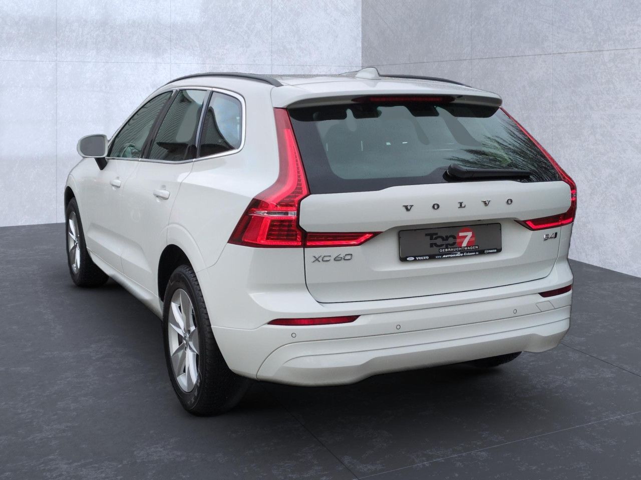 Volvo XC60 B4 (Diesel) Momentum Pro AWD Automatik Navi foto 3