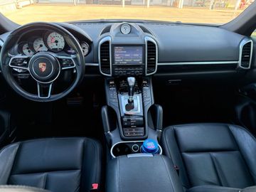 Porsche Cayenne - 12