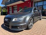 Audi RS4 4.2 quattro Avant Exclusive Schale*Keramik - Audi RS4: Kombi