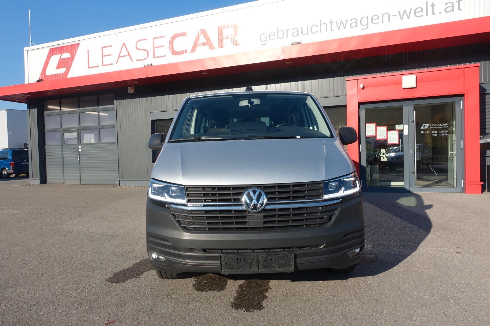 Volkswagen T6.1 Kombi TDi 4M. "LED,Navi" EXP € 14990.-- imagem 2