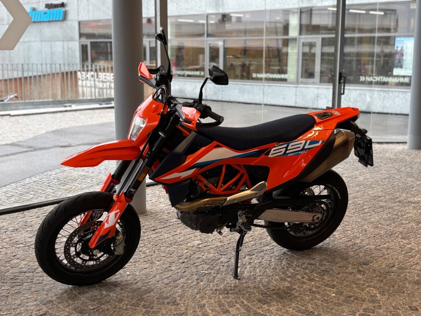 Fahrzeugabbildung KTM 690 SMC-R 2024