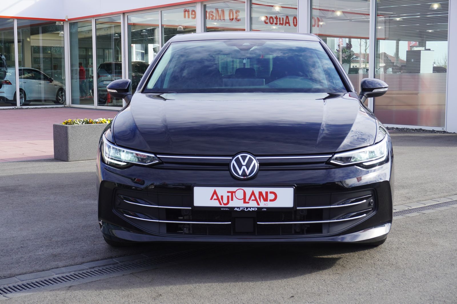 Volkswagen Golf VIII 1.5 eTSI Goal DSG LED Navi App-Connect imagem 2