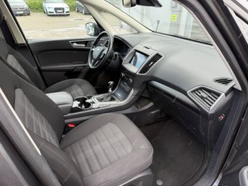 Ford Galaxy - 9