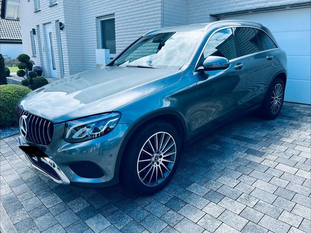 Image of Mercedes-Benz GLC 250