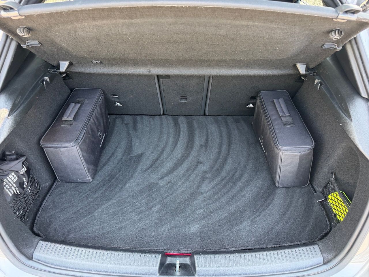 Fahrzeugabbildung Mercedes-Benz A 250 e AMG+PANO+NIGHT+STNHZ+DIS+MULTIB+BUR+SHZ