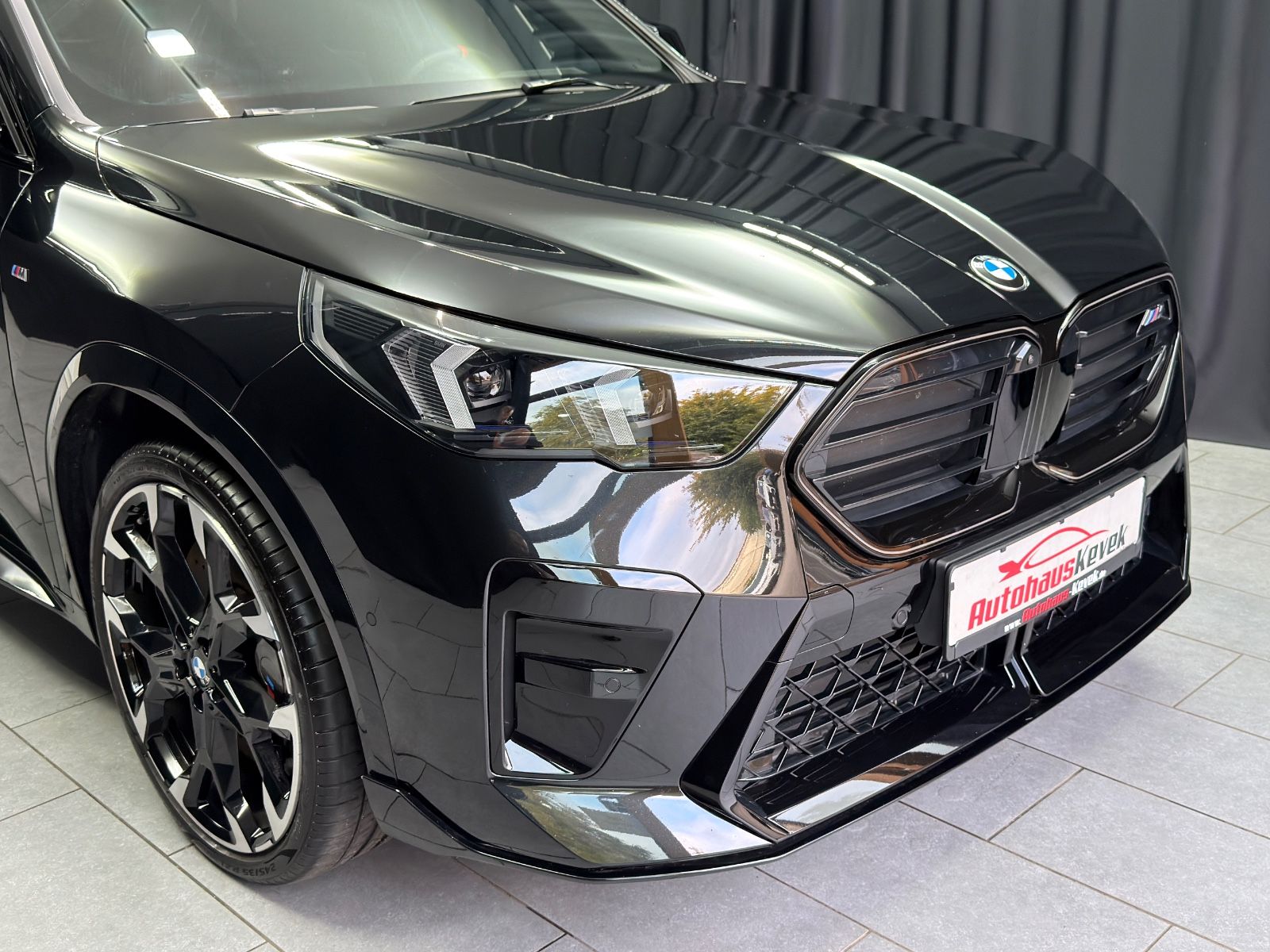 Fahrzeugabbildung BMW X2 M35 i xDrive|M-SPORT PRO|NAVI|HEAD-UP|21 ZOLL