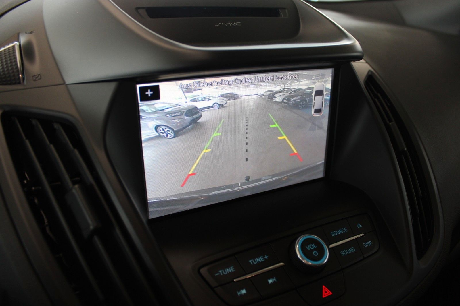 Fahrzeugabbildung Ford Kuga ST-Line Aut. 4x4 PANO CAM Xenon WinterPak.